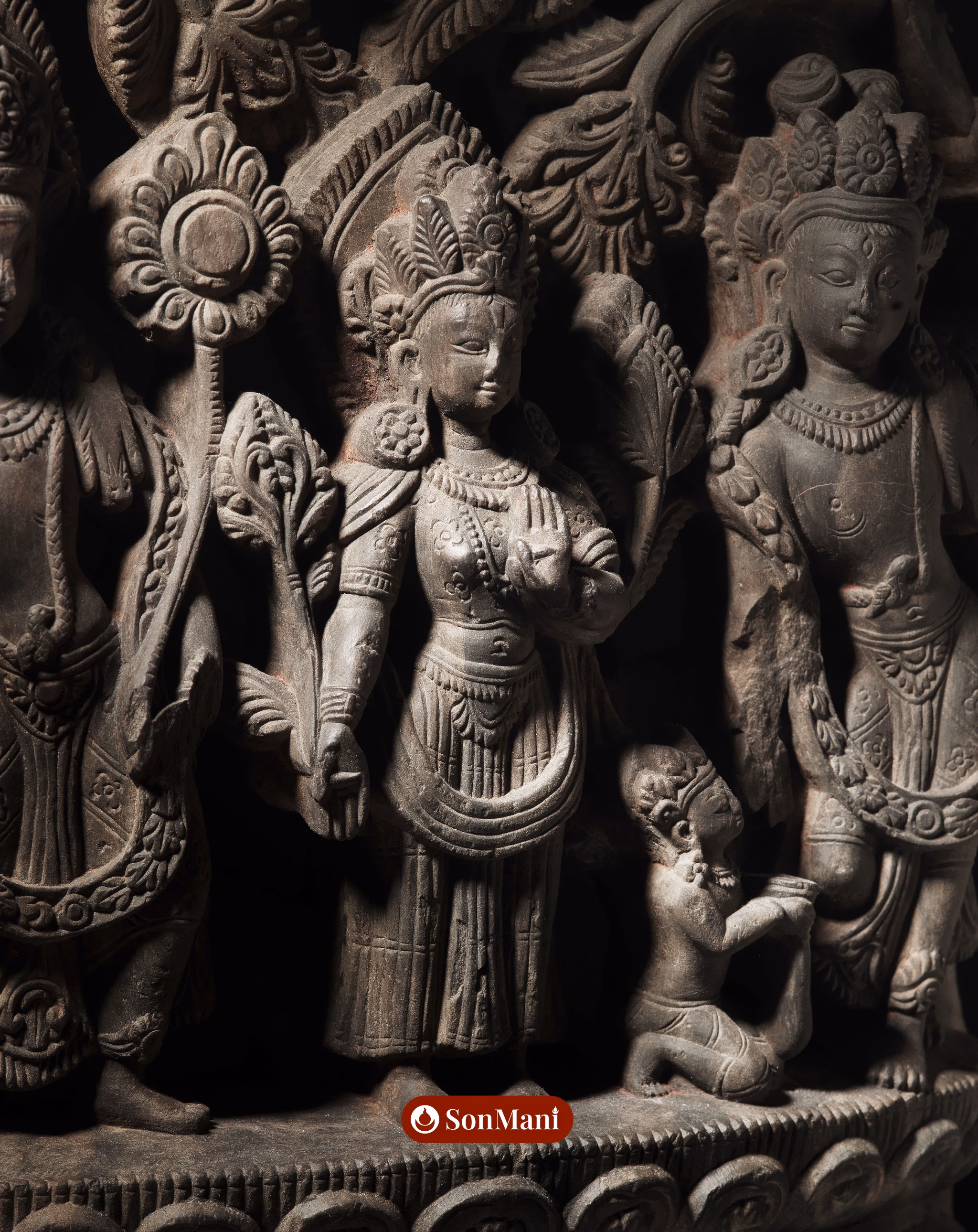 Stone stele of Chintamani Lokeshvara, Nepal, 16th century (alternate view)